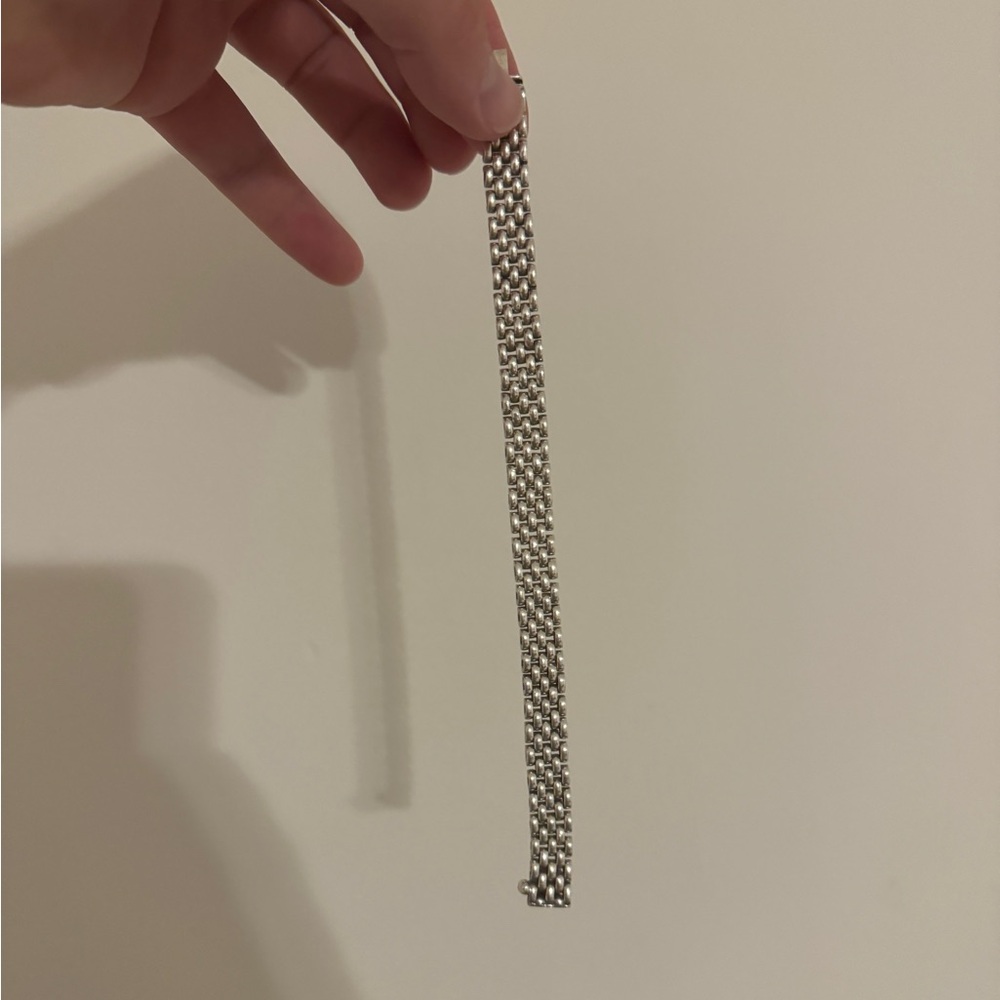 Elegant Silver Bracelet - Picture 4 of 5